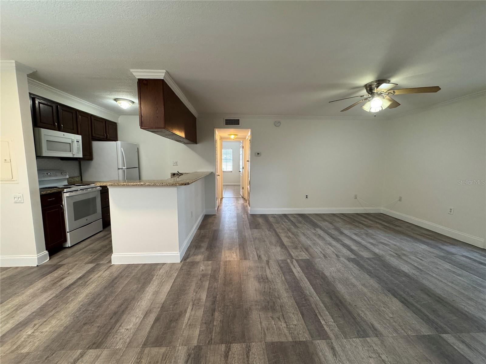 Image 5 of 38 For 5306 Kennedy Boulevard 112