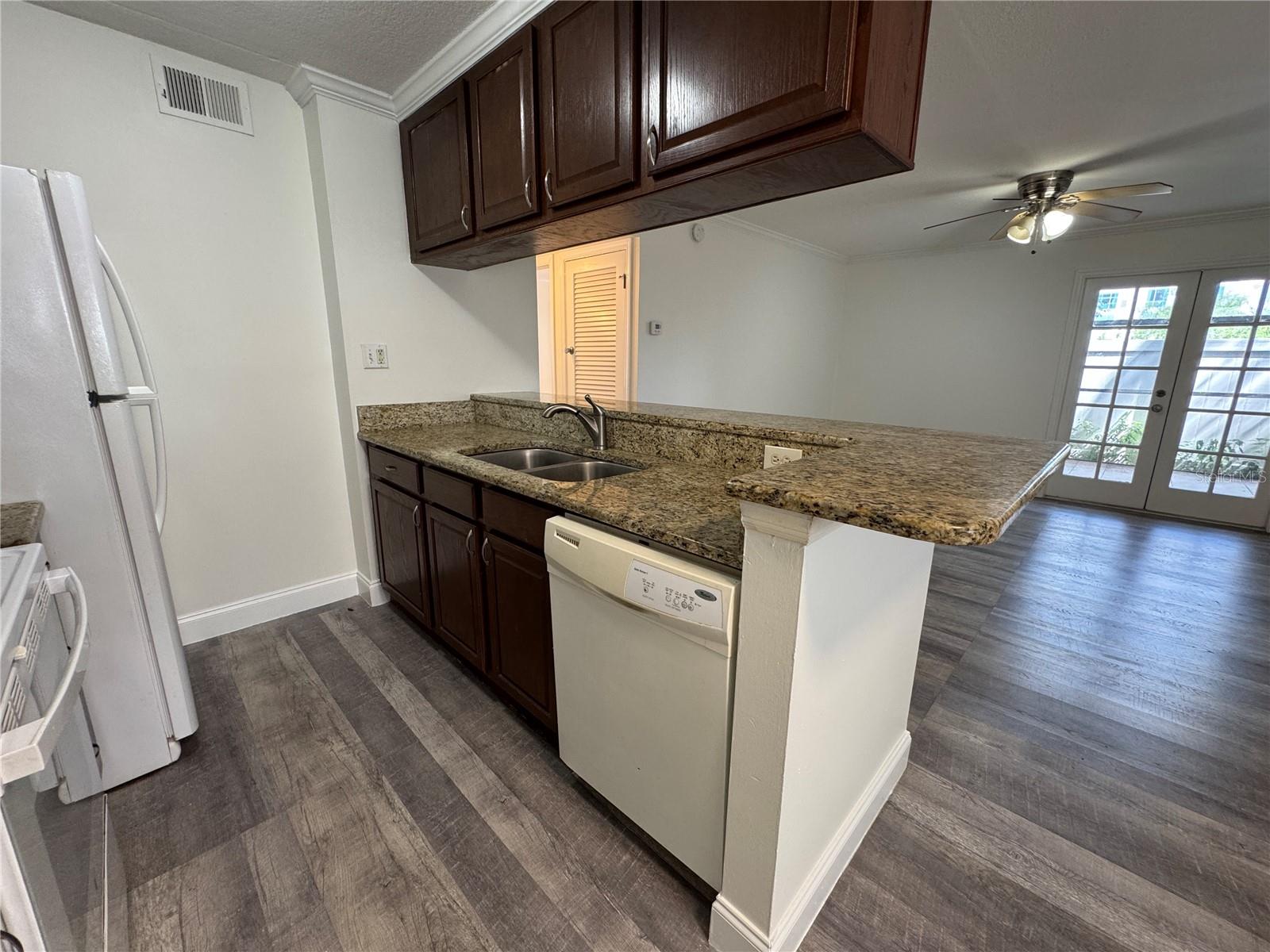 Image 9 of 38 For 5306 Kennedy Boulevard 112