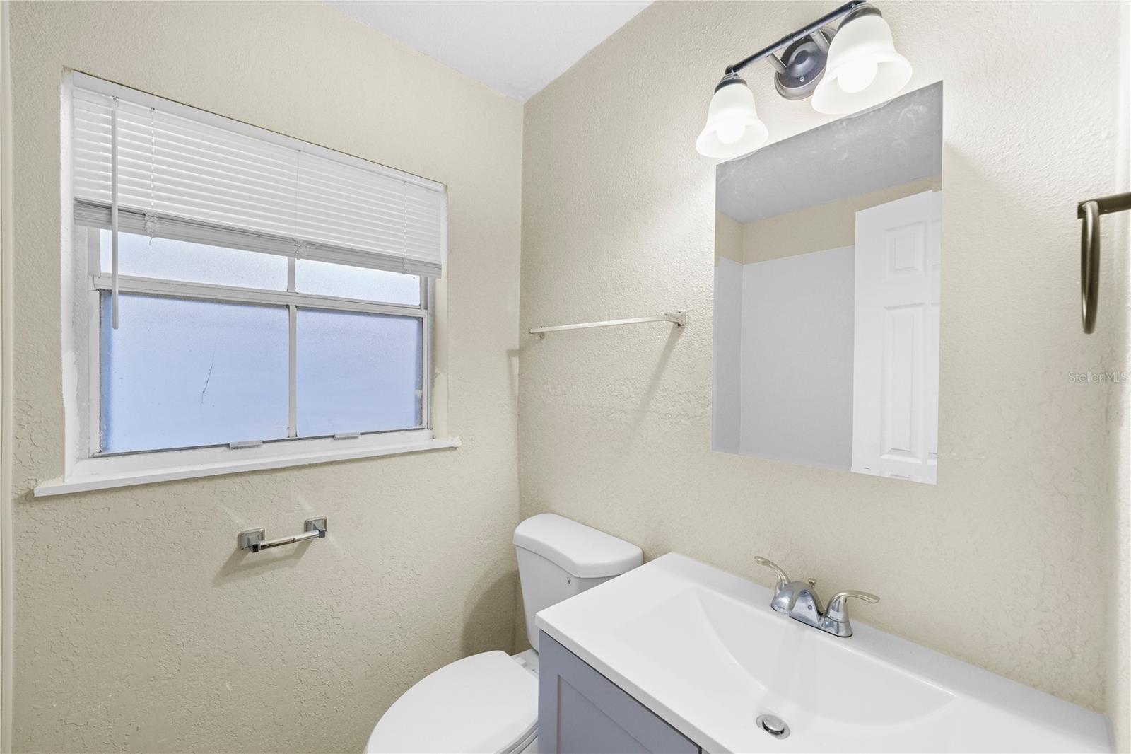 Image 13 of 48 For 601 Newton Avenue S