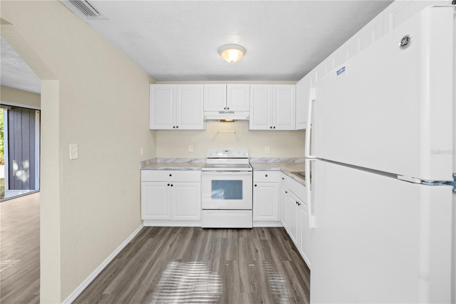 Image 15 of 48 For 601 Newton Avenue S