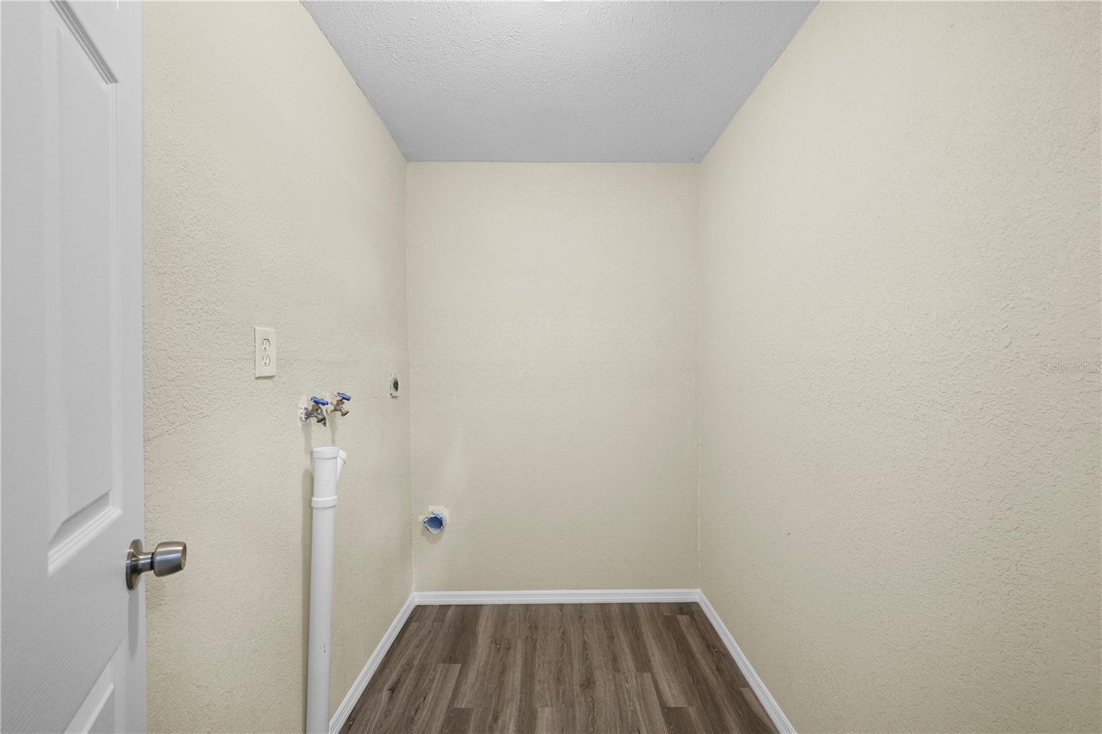 Image 19 of 48 For 601 Newton Avenue S