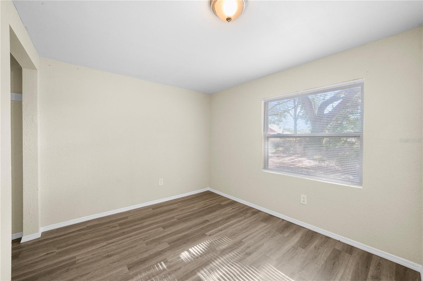 Image 22 of 48 For 601 Newton Avenue S