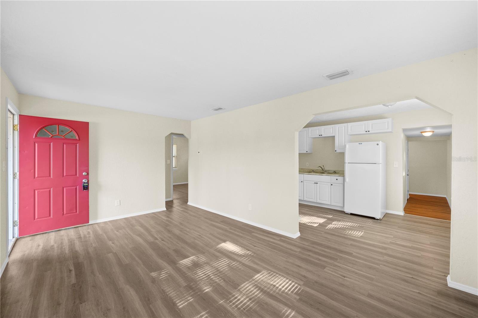 Image 4 of 48 For 601 Newton Avenue S