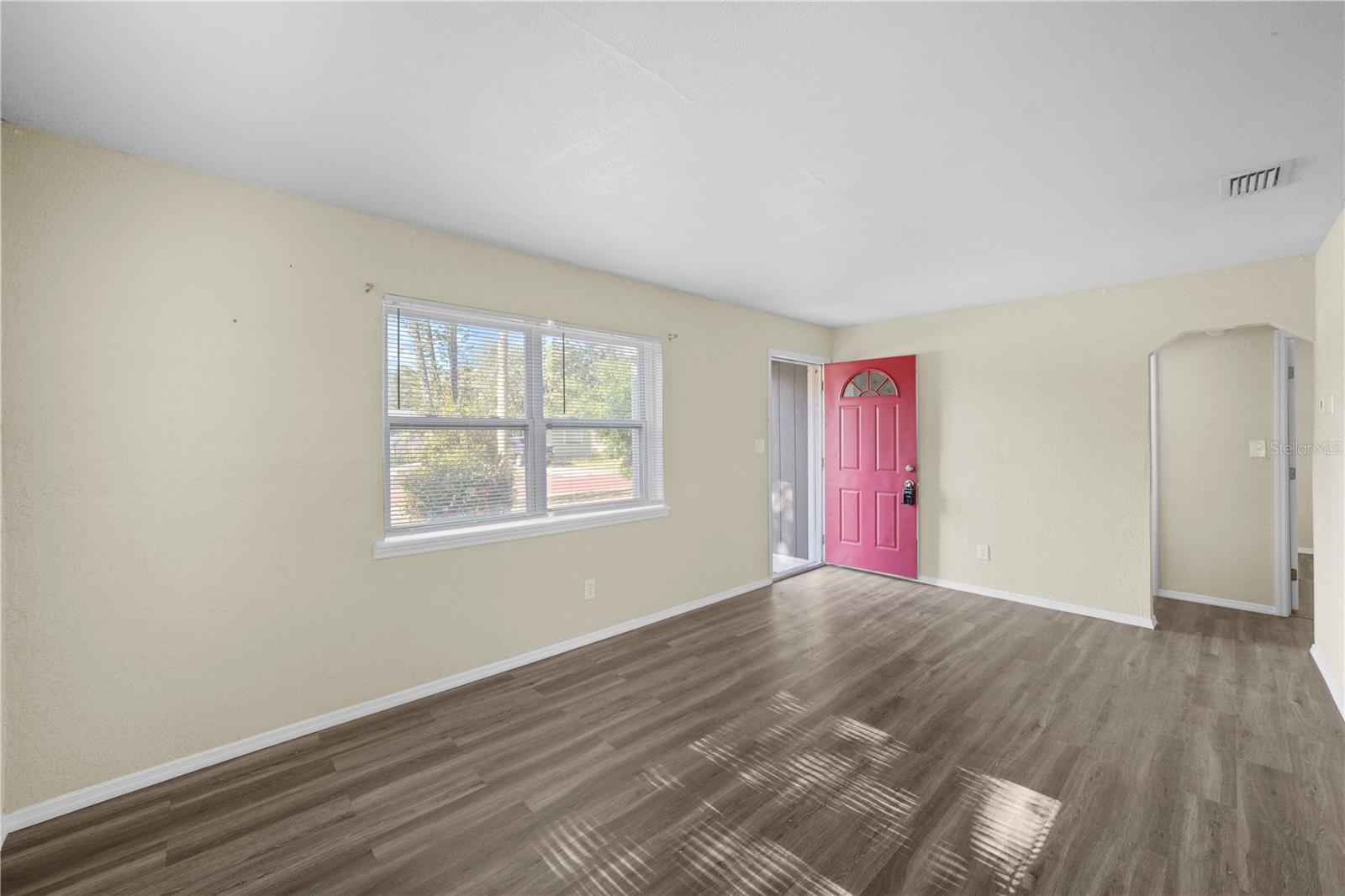 Image 5 of 48 For 601 Newton Avenue S