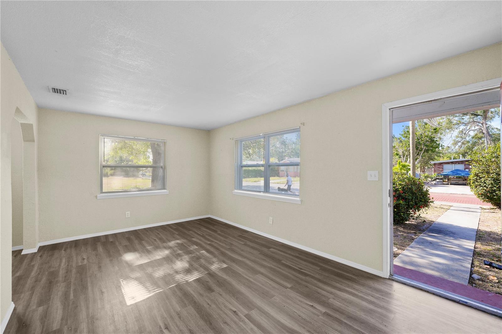 Image 6 of 48 For 601 Newton Avenue S
