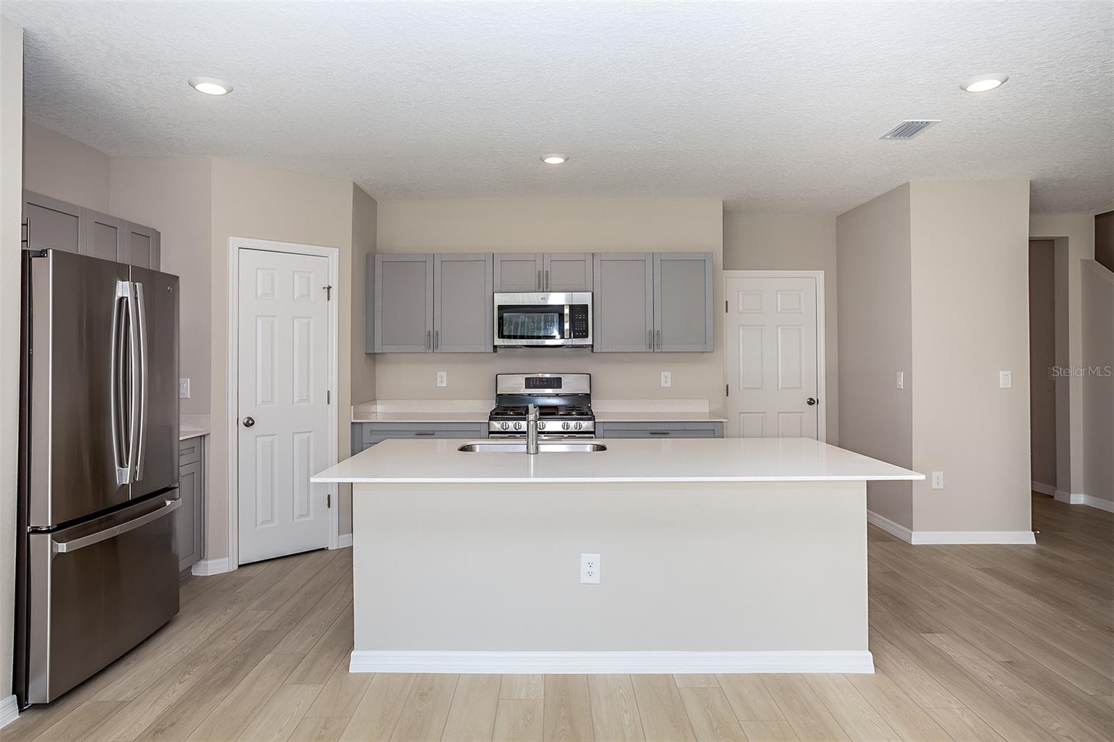 Image 3 of 20 For 1756 Frogmore Avenue