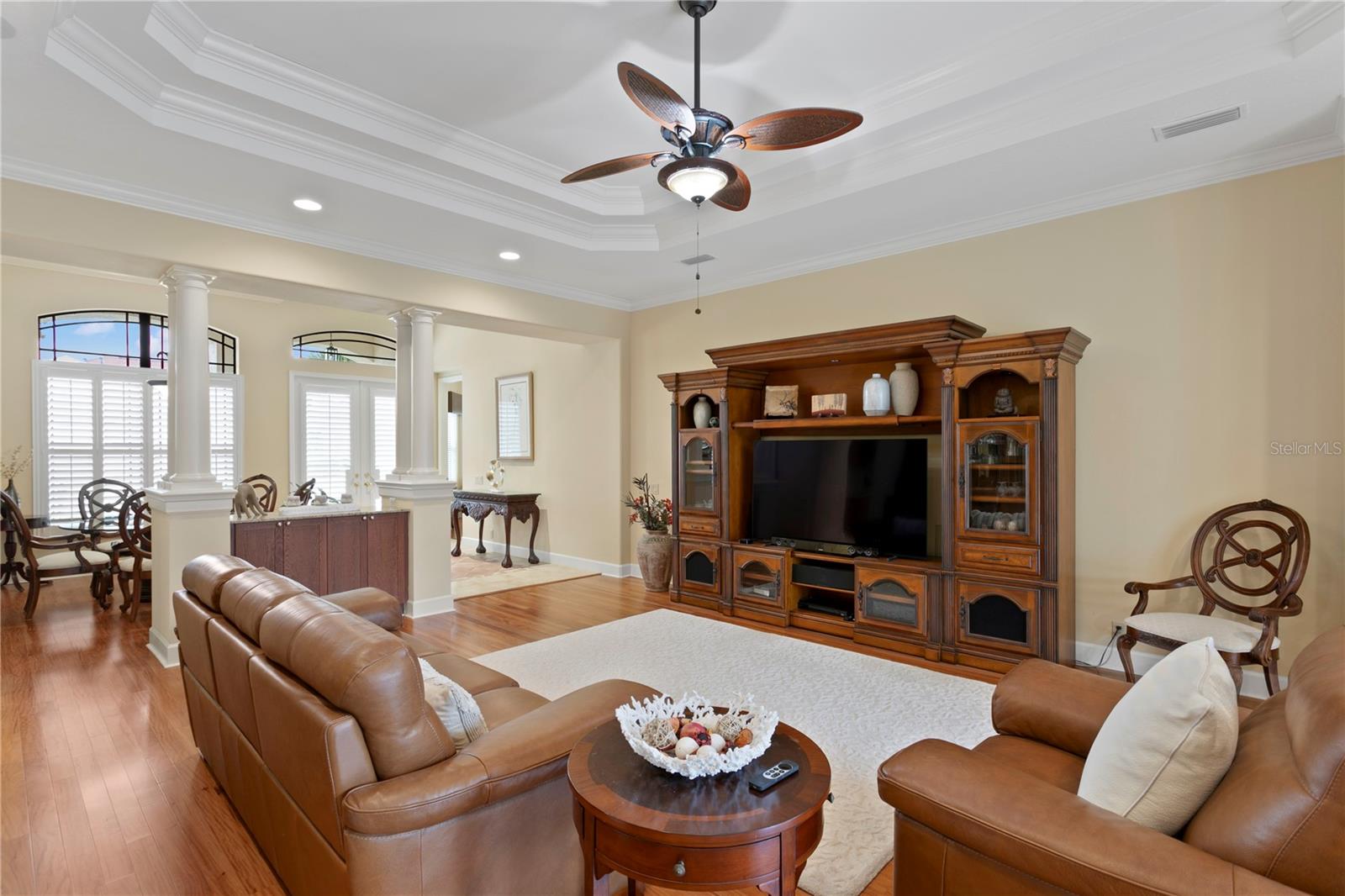 Listing photo id 9 for 19830 Strathmore Place