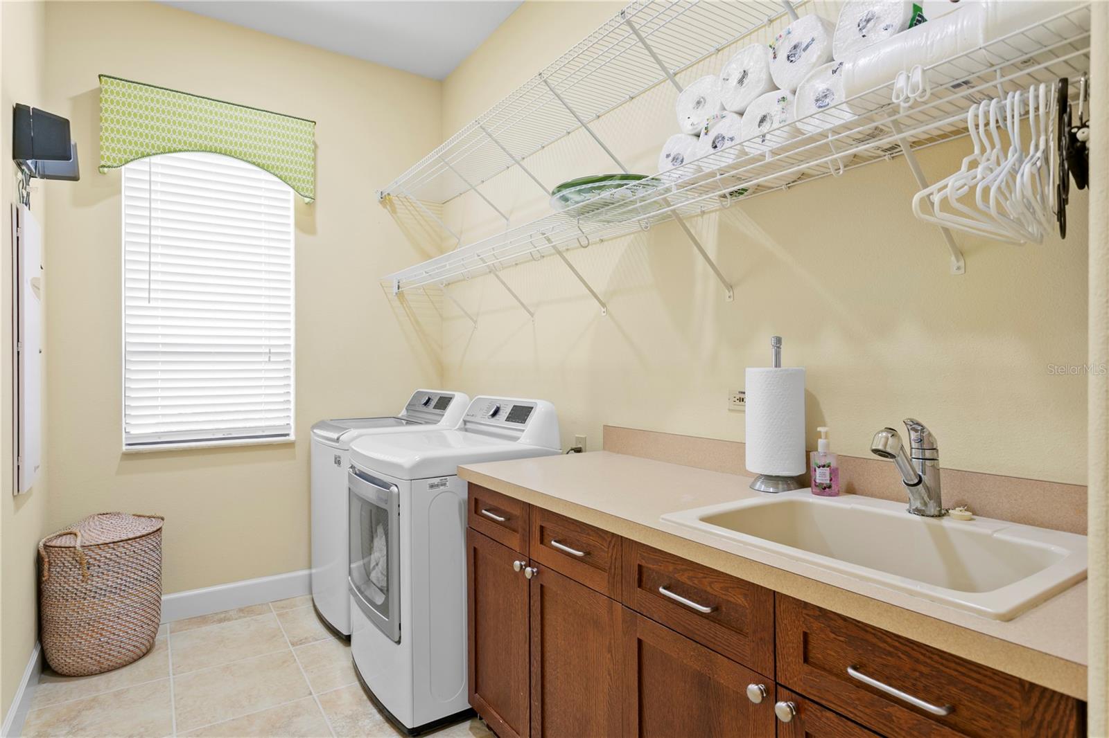 Listing photo id 25 for 19830 Strathmore Place