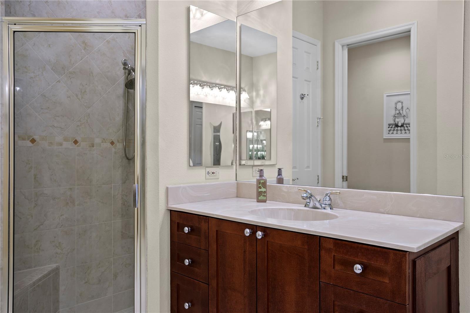 Listing photo id 33 for 19830 Strathmore Place