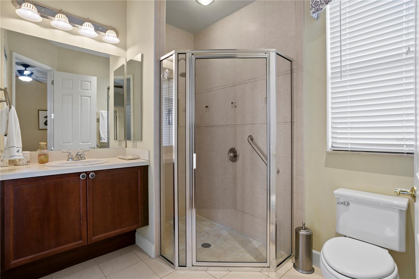 Listing photo id 40 for 19830 Strathmore Place