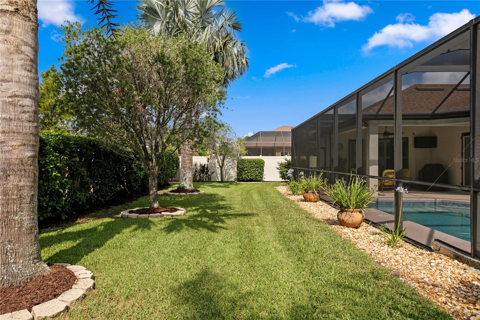 Listing photo id 48 for 19830 Strathmore Place
