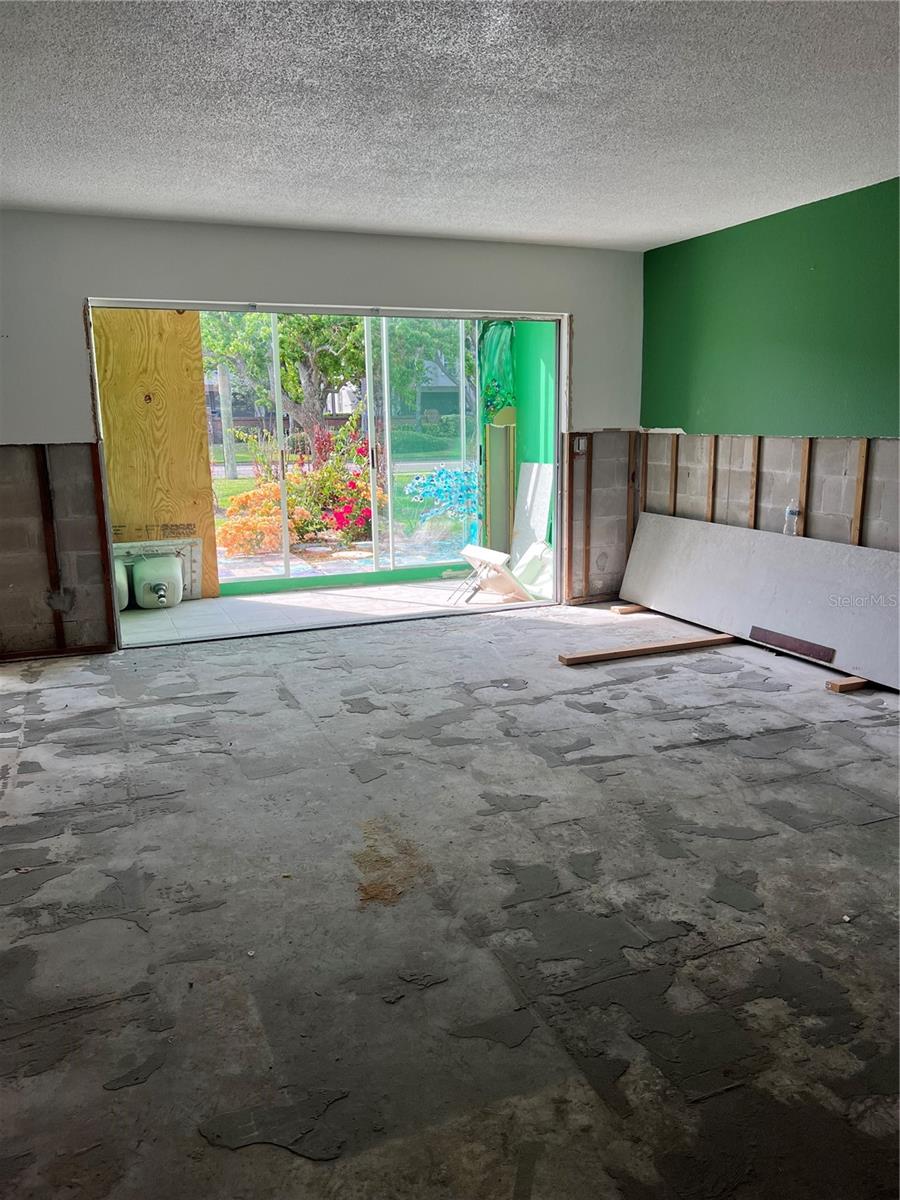 Image 2 of 15 For 4580 Overlook Drive Ne 189