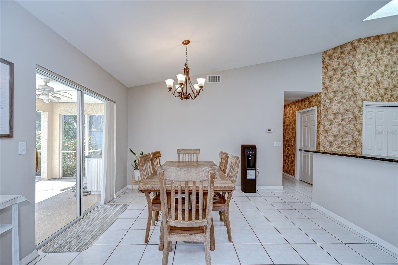 Image 12 of 35 For 2117 Laindale Place