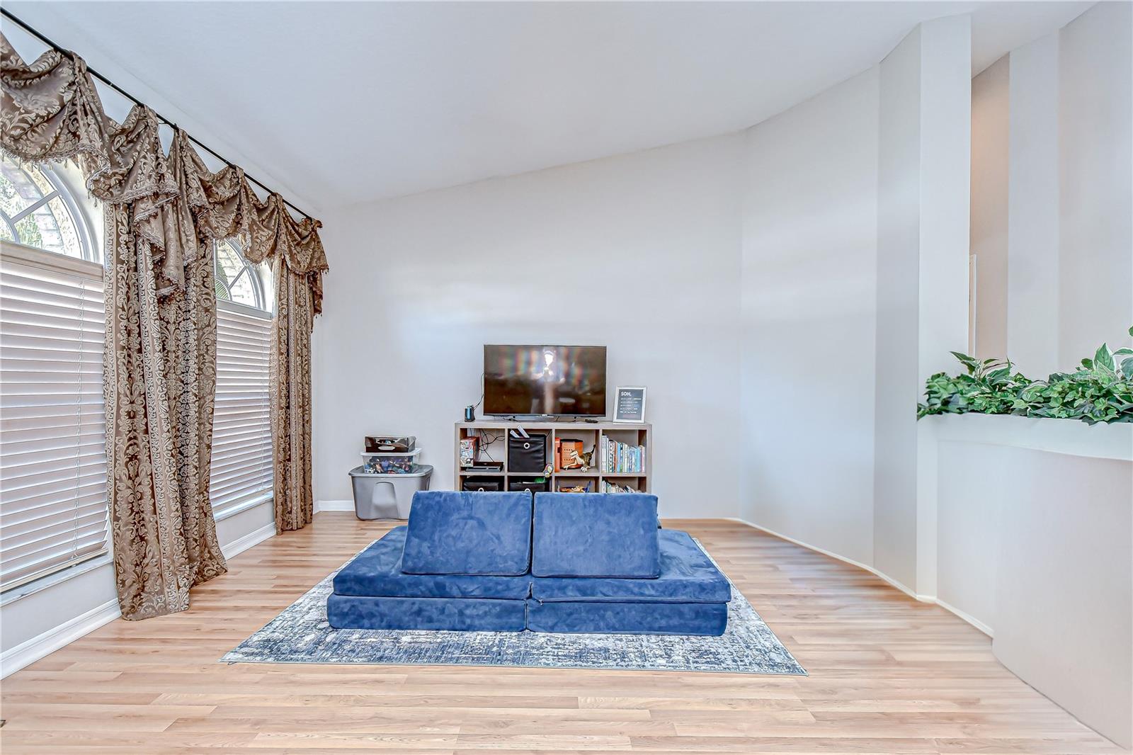 Image 7 of 35 For 2117 Laindale Place