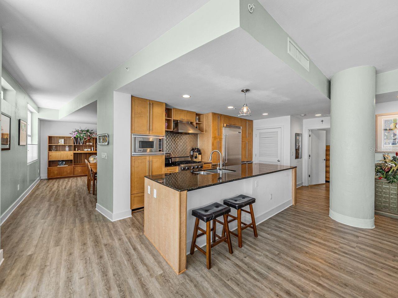 Listing photo id 11 for 1208 Kennedy Boulevard 914