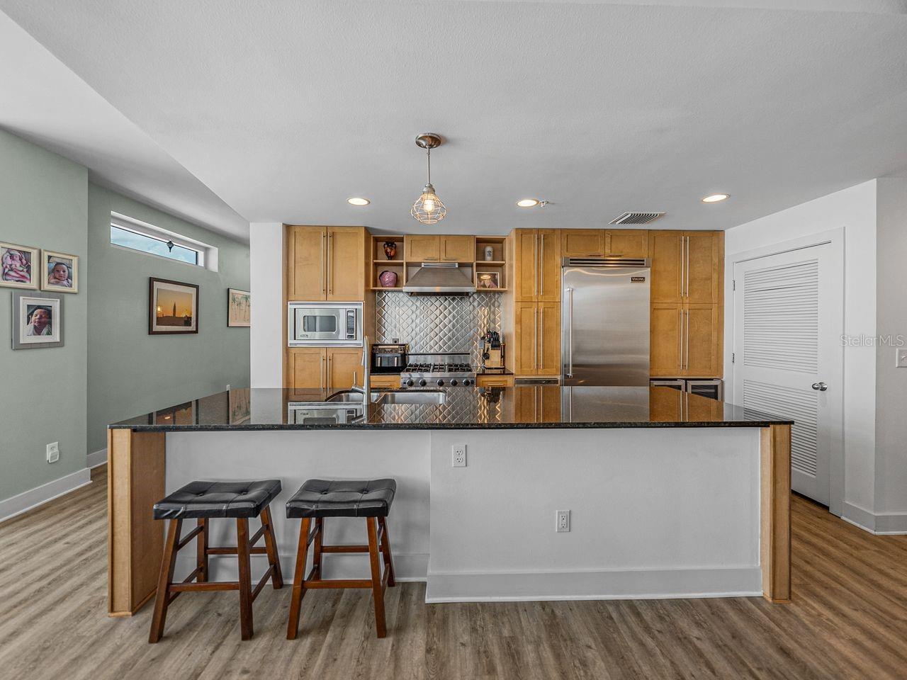 Listing photo id 13 for 1208 Kennedy Boulevard 914