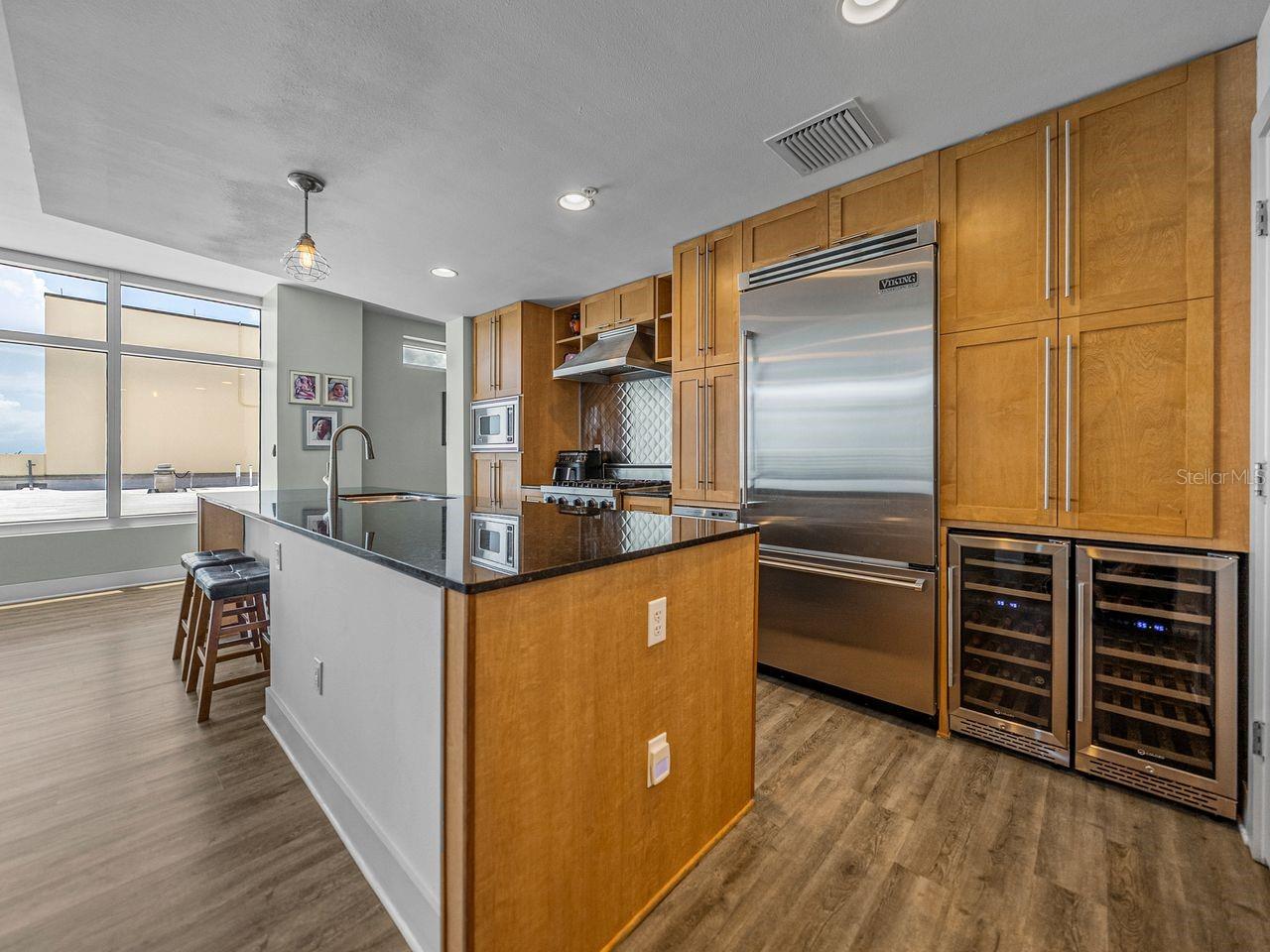 Listing photo id 14 for 1208 Kennedy Boulevard 914