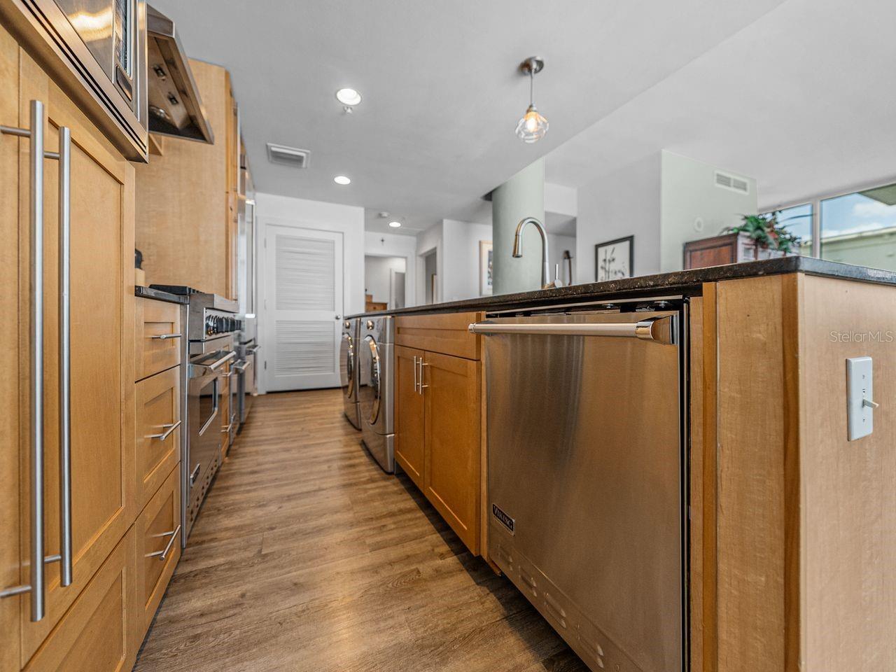 Listing photo id 16 for 1208 Kennedy Boulevard 914