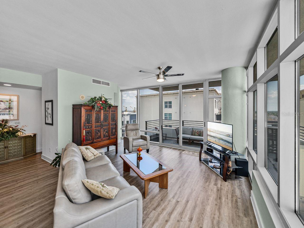 Listing photo id 18 for 1208 Kennedy Boulevard 914