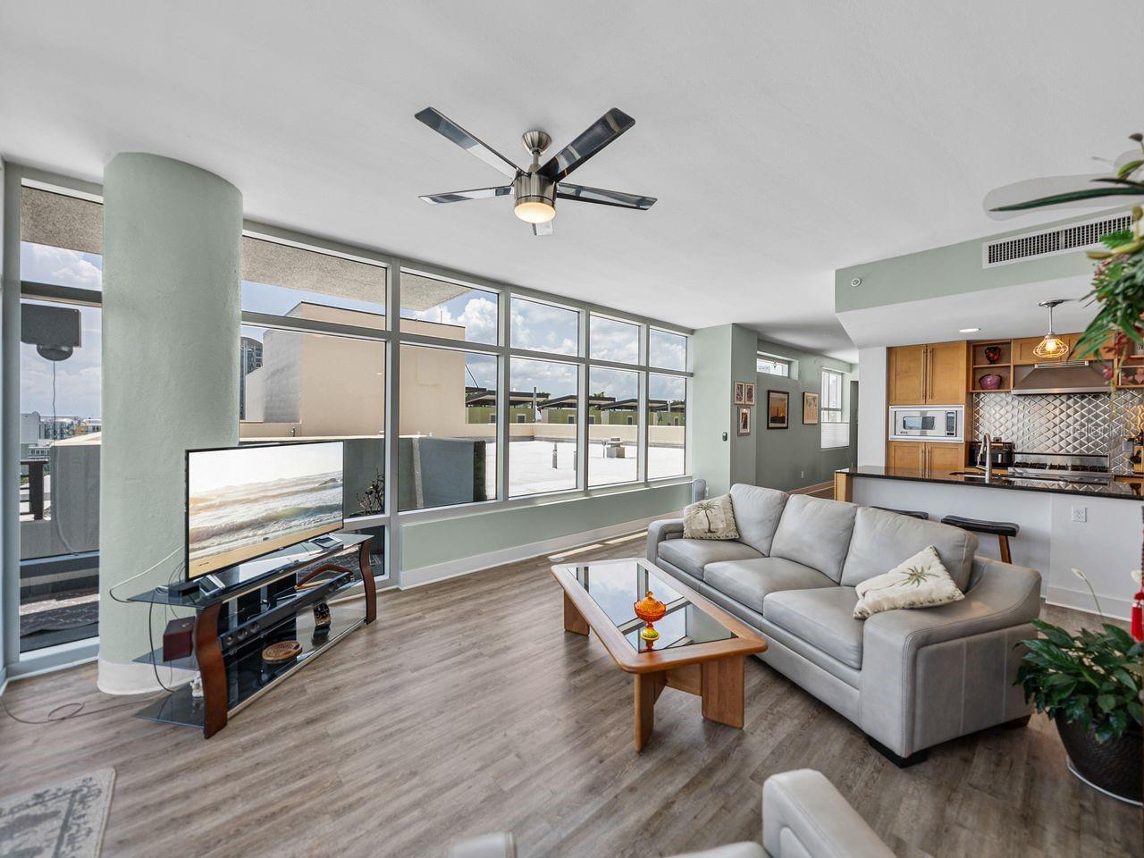 Listing photo id 20 for 1208 Kennedy Boulevard 914
