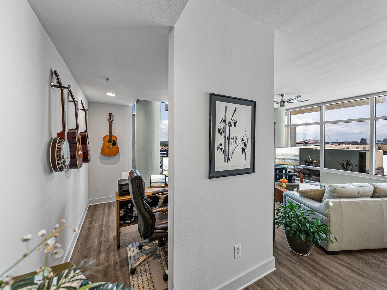 Listing photo id 22 for 1208 Kennedy Boulevard 914