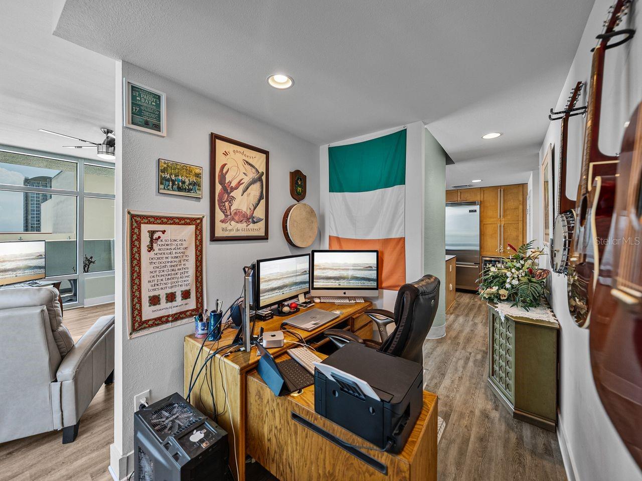 Listing photo id 23 for 1208 Kennedy Boulevard 914