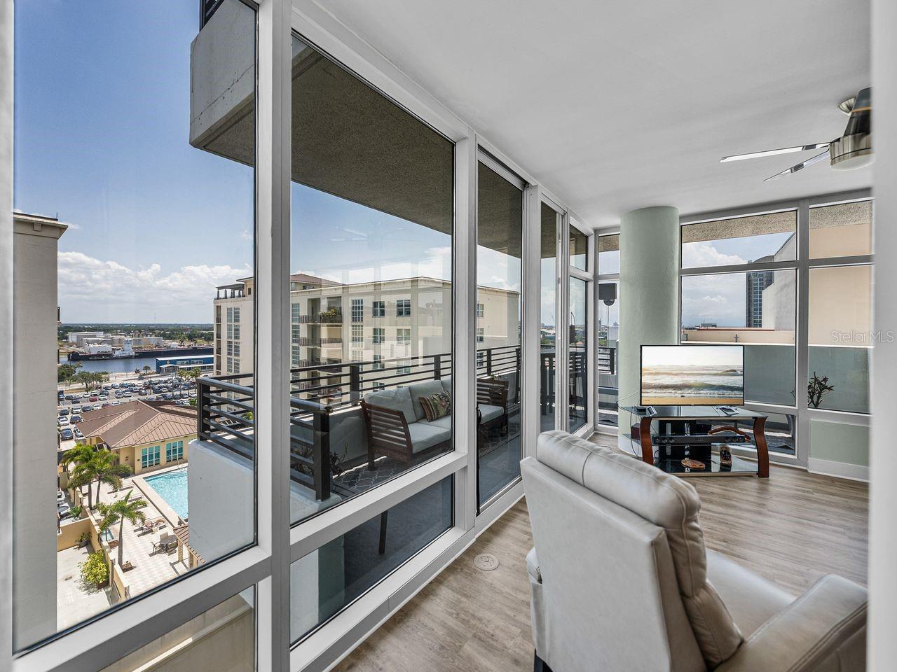 Listing photo id 25 for 1208 Kennedy Boulevard 914