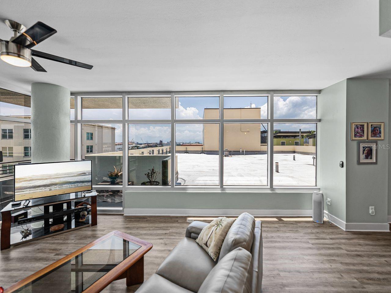 Listing photo id 27 for 1208 Kennedy Boulevard 914