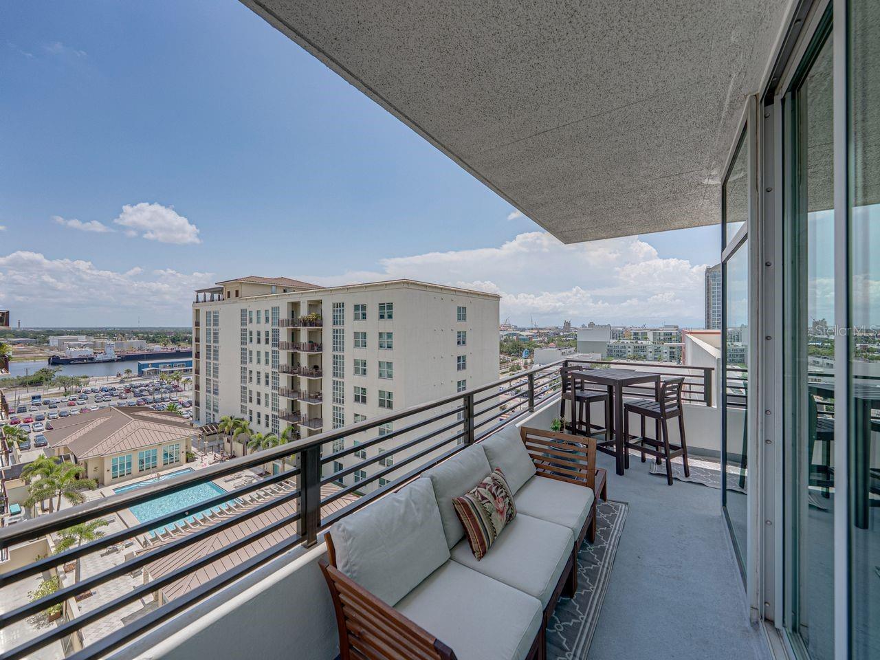 Listing photo id 29 for 1208 Kennedy Boulevard 914