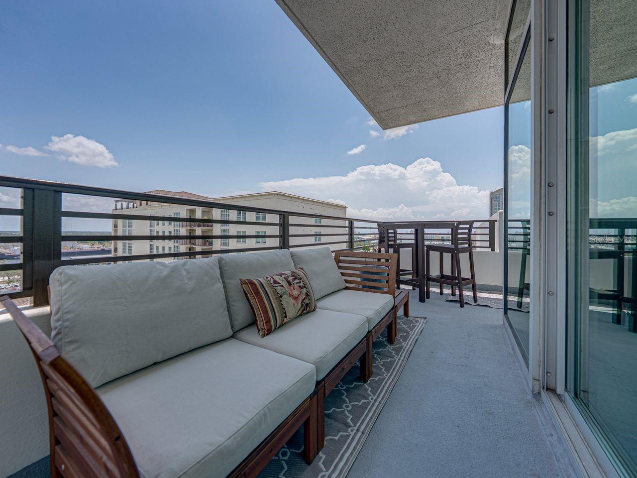 Listing photo id 30 for 1208 Kennedy Boulevard 914