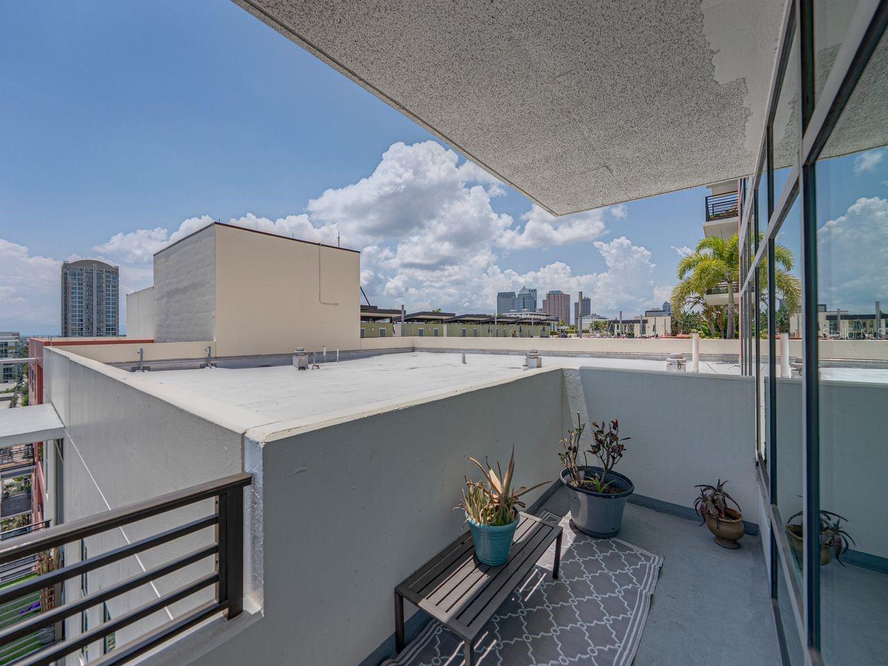 Listing photo id 35 for 1208 Kennedy Boulevard 914