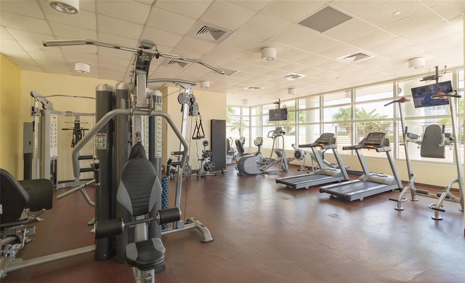 Listing photo id 50 for 1208 Kennedy Boulevard 914