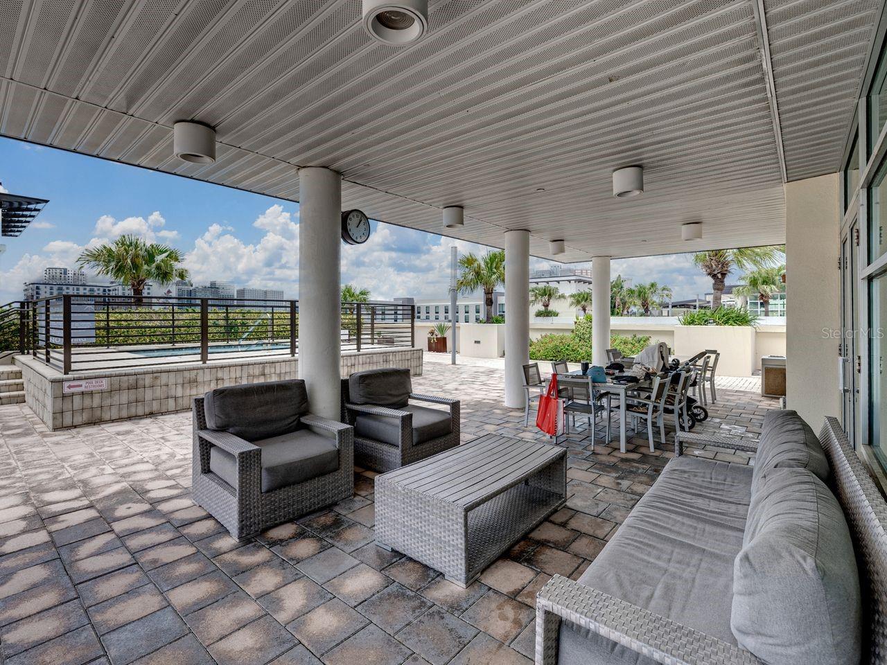 Listing photo id 52 for 1208 Kennedy Boulevard 914
