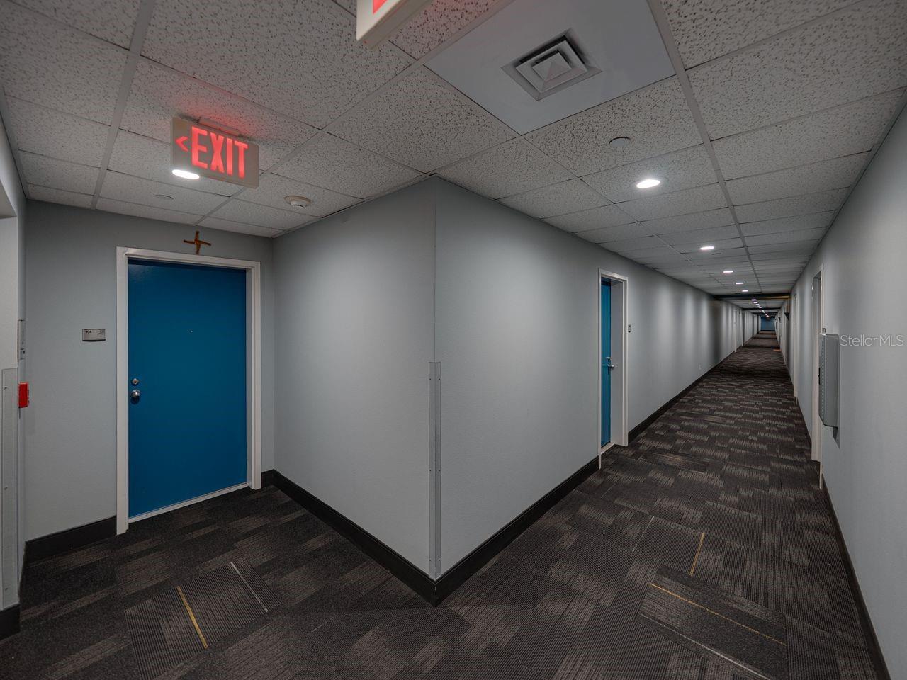 Listing photo id 5 for 1208 Kennedy Boulevard 914