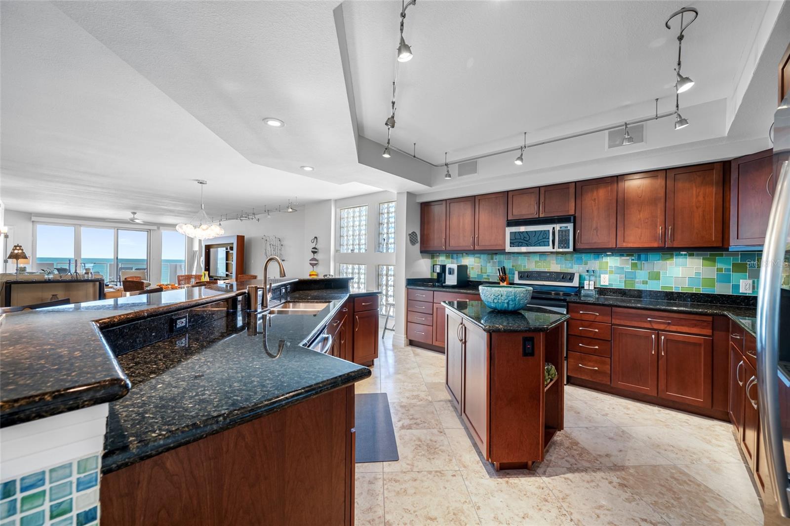 Image 10 of 32 For 1350 Gulf Boulevard 604