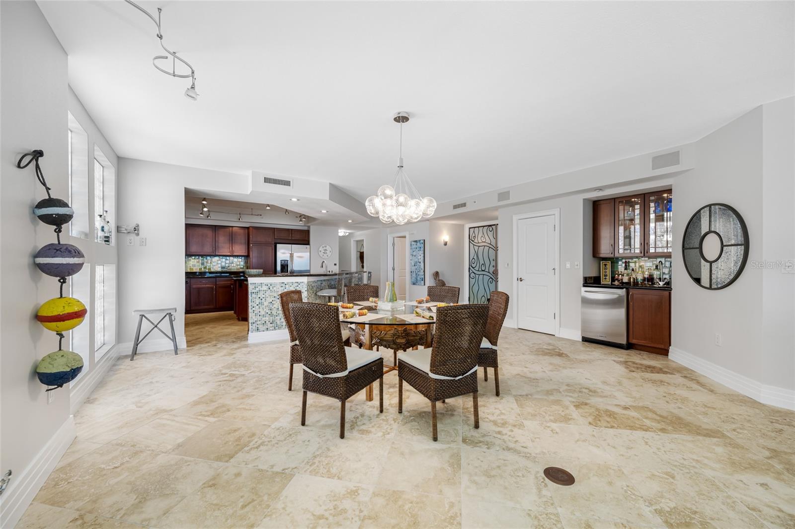 Image 13 of 32 For 1350 Gulf Boulevard 604