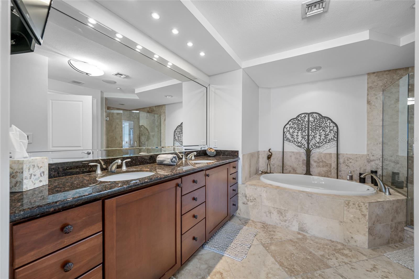 Image 18 of 32 For 1350 Gulf Boulevard 604