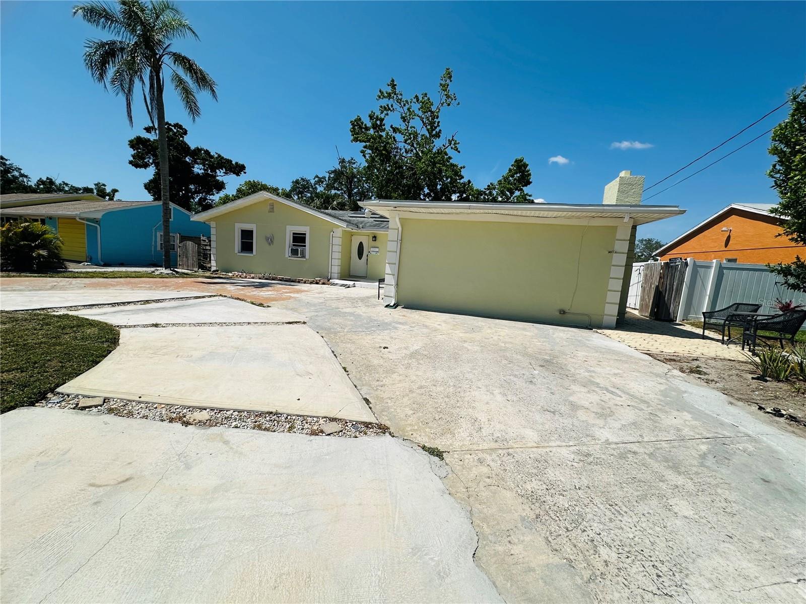 Image 3 of 46 For 1101 Alcazar Way S