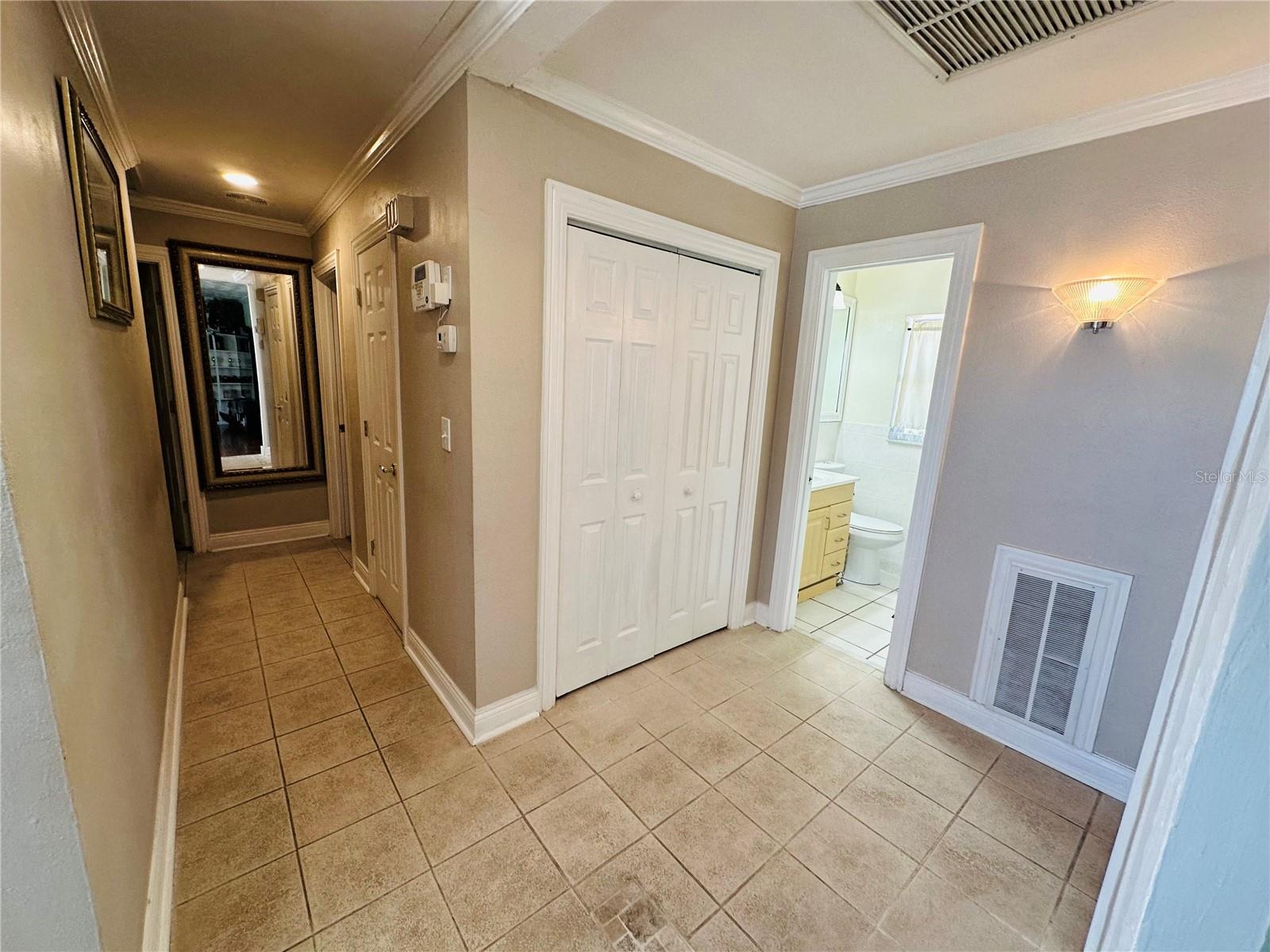 Image 9 of 46 For 1101 Alcazar Way S
