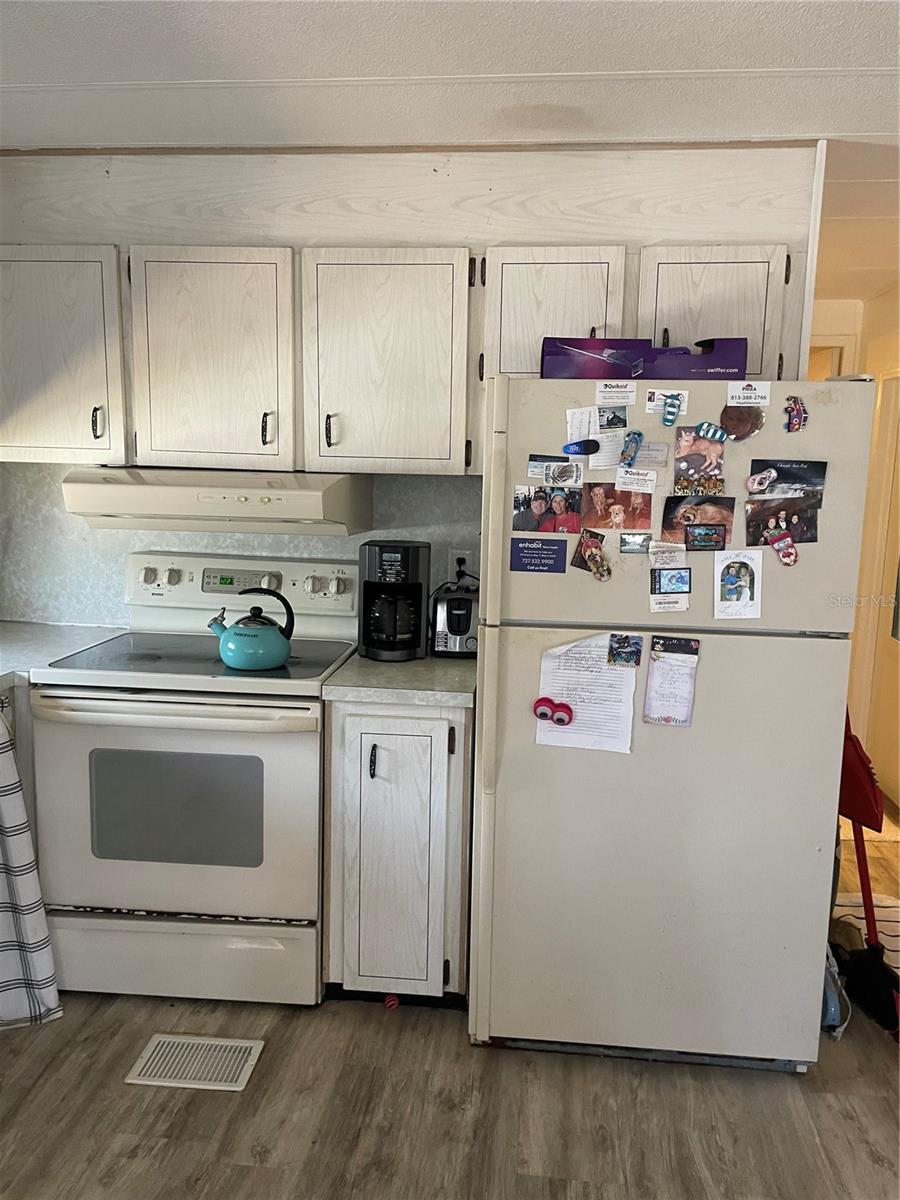 Image 11 of 26 For 7880 54th Avenue N 9