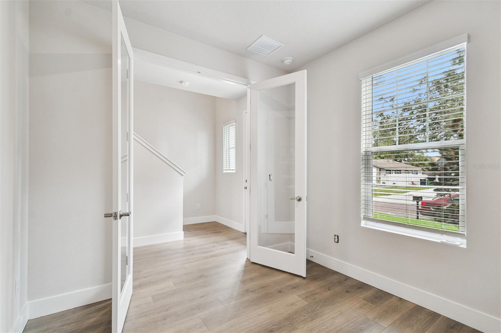 Image 20 of 41 For 406 Westland Avenue 1