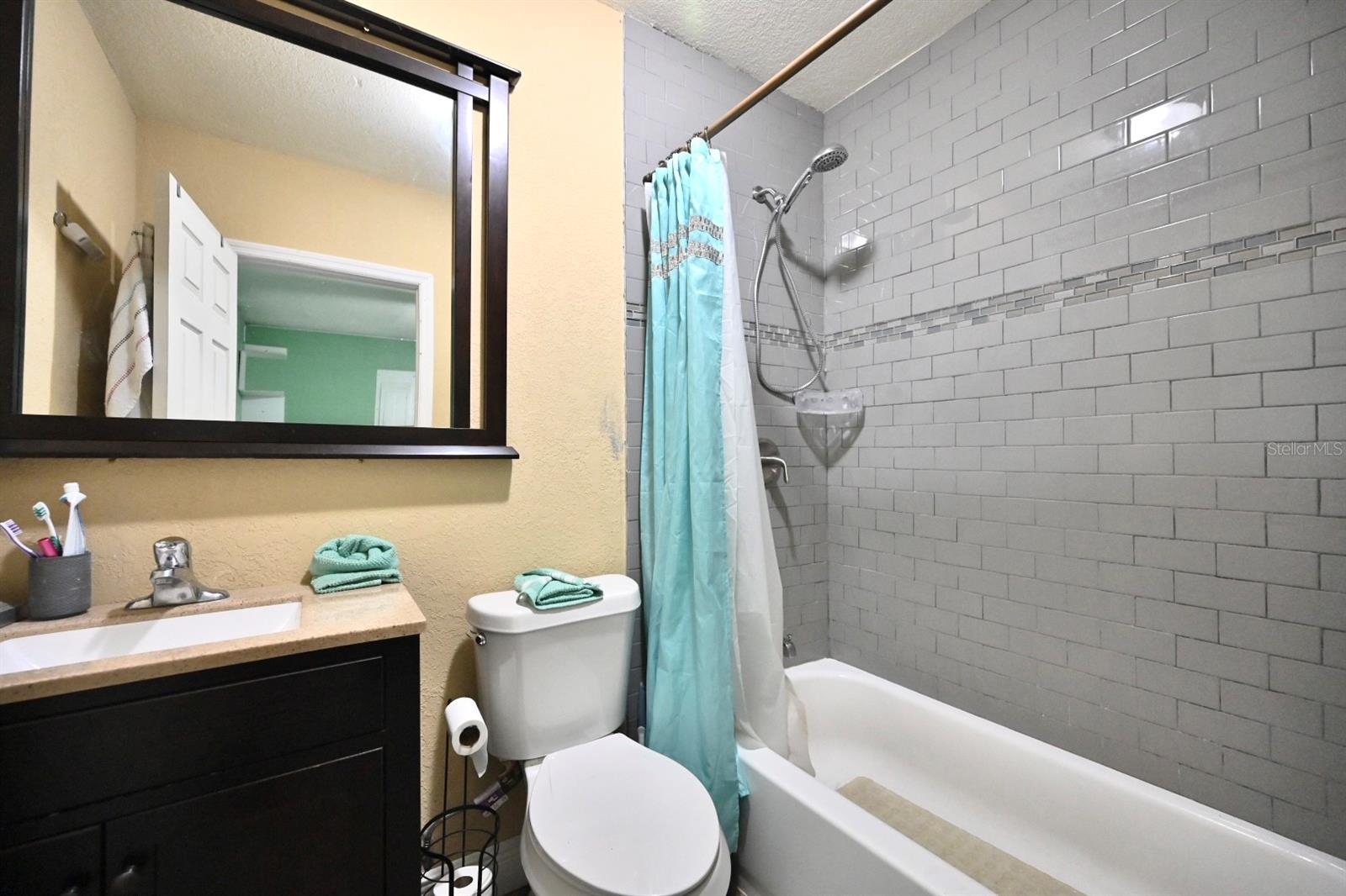 Image 18 of 39 For 11314 Silverleaf Court