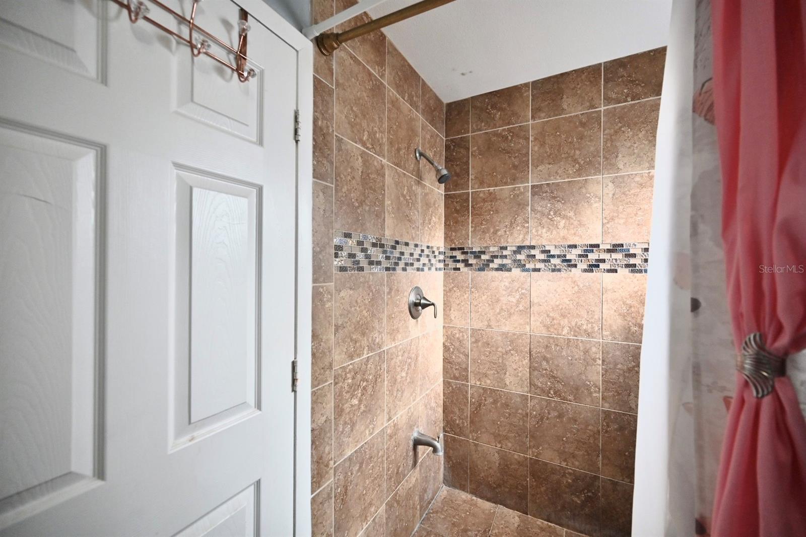 Image 29 of 39 For 11314 Silverleaf Court