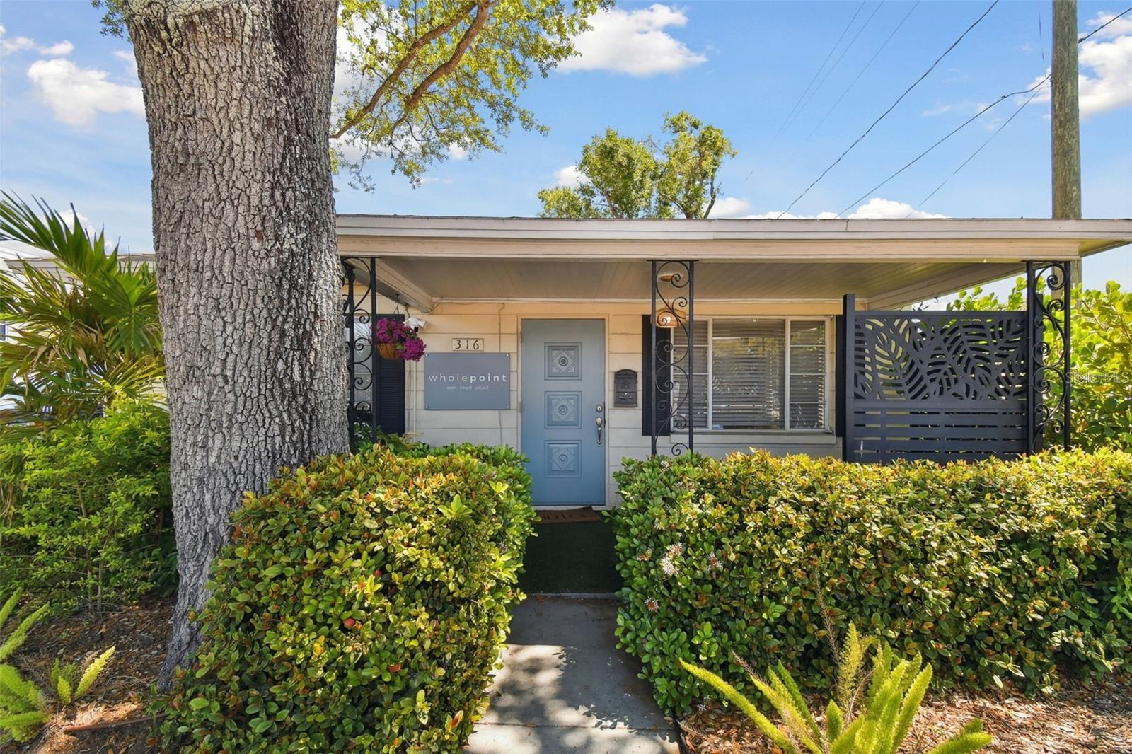 Listing photo id 0 for 3019 Azeele Street