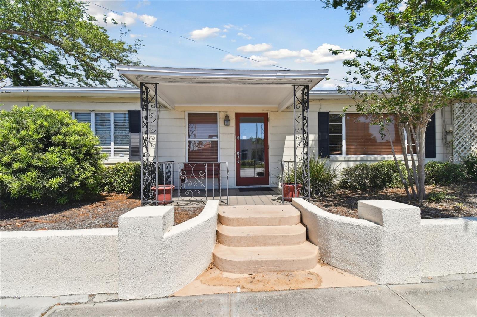 Listing photo id 23 for 3019 Azeele Street