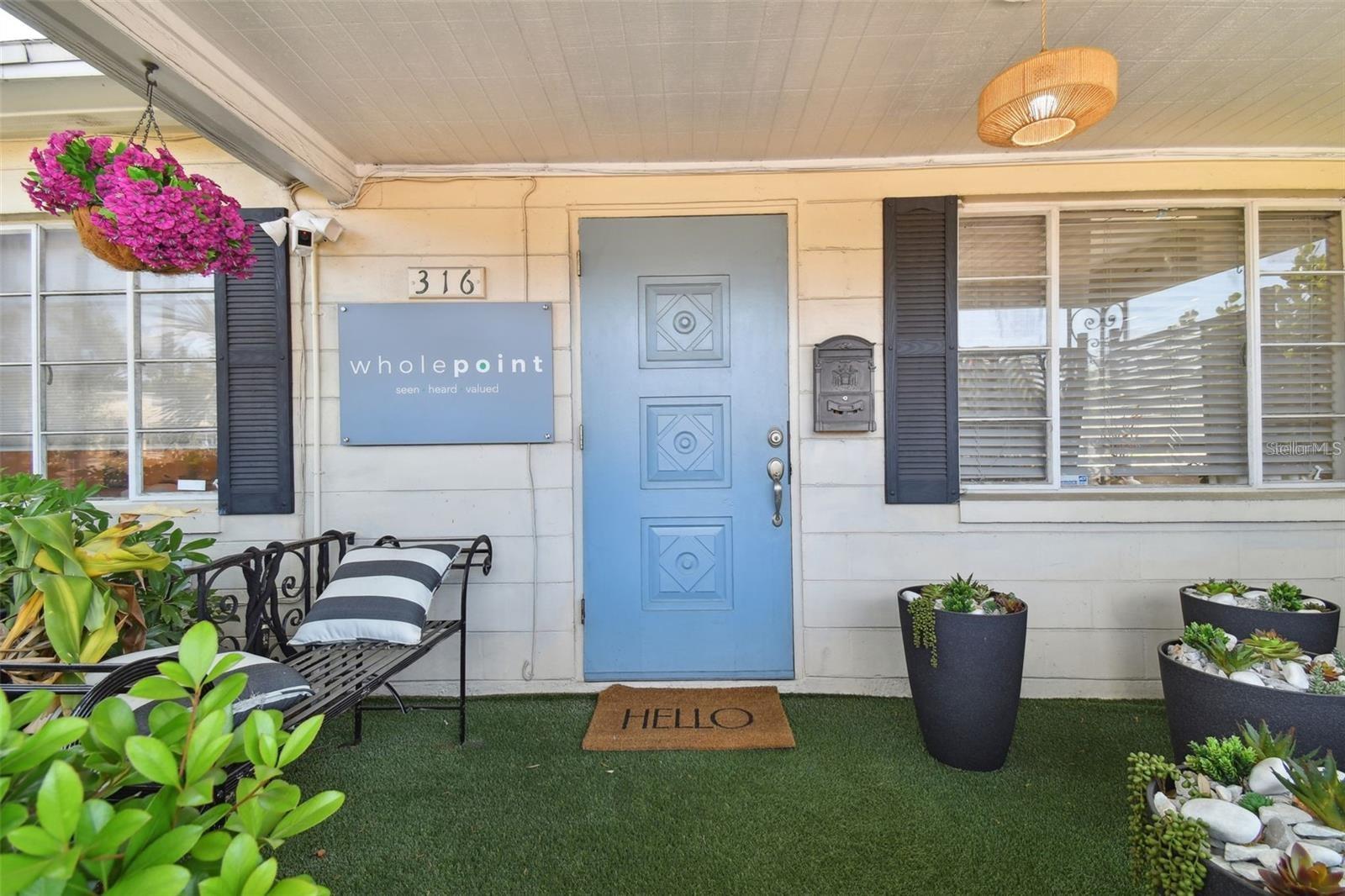 Listing photo id 1 for 3019 Azeele Street