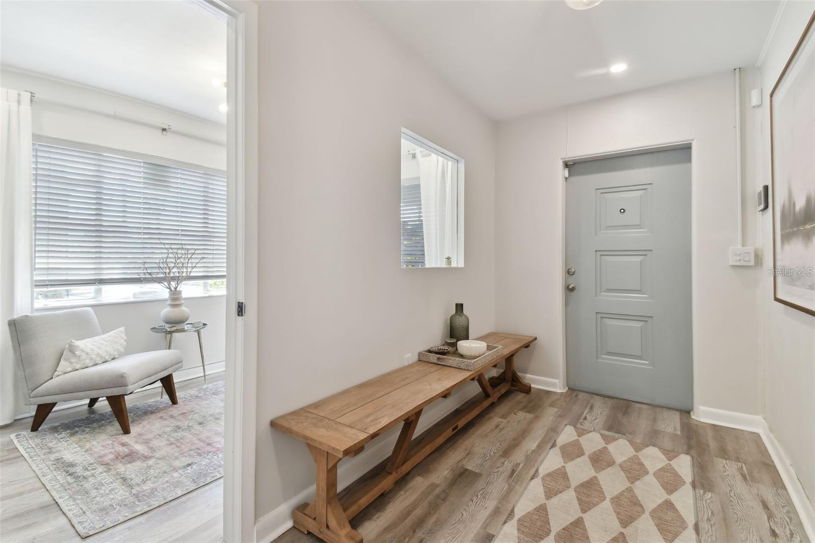 Listing photo id 3 for 3019 Azeele Street