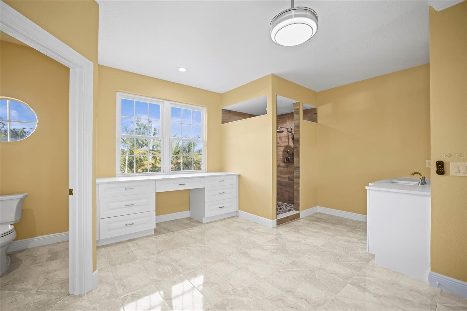 Image 16 of 42 For 1768 Lago Vista Boulevard
