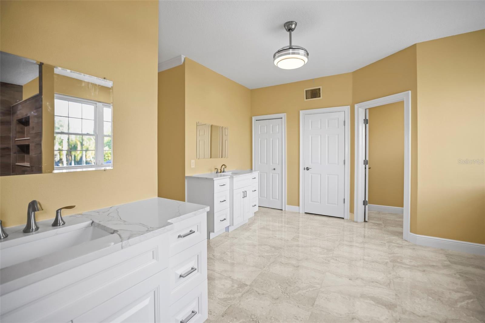 Image 18 of 42 For 1768 Lago Vista Boulevard