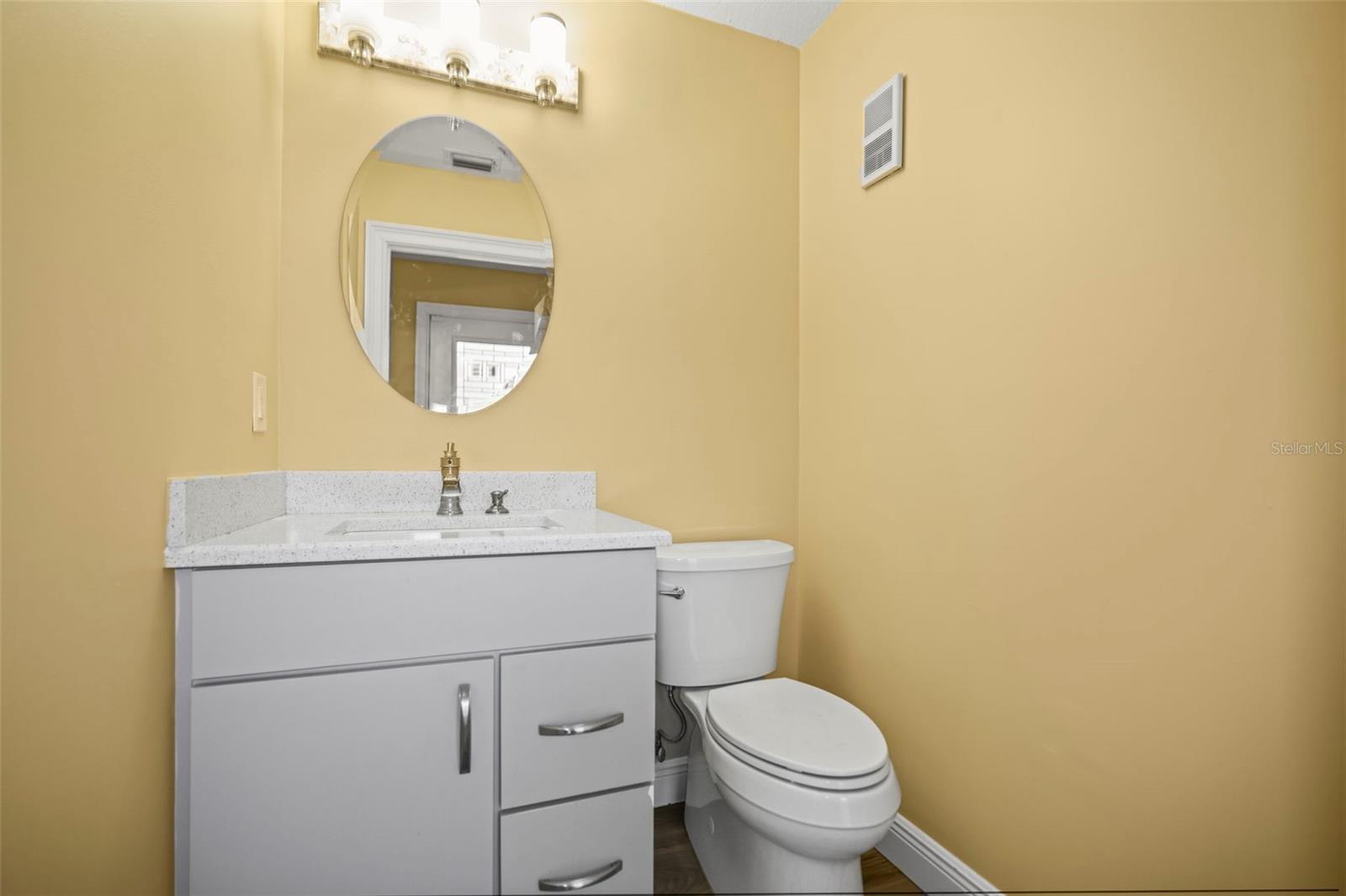 Image 32 of 42 For 1768 Lago Vista Boulevard